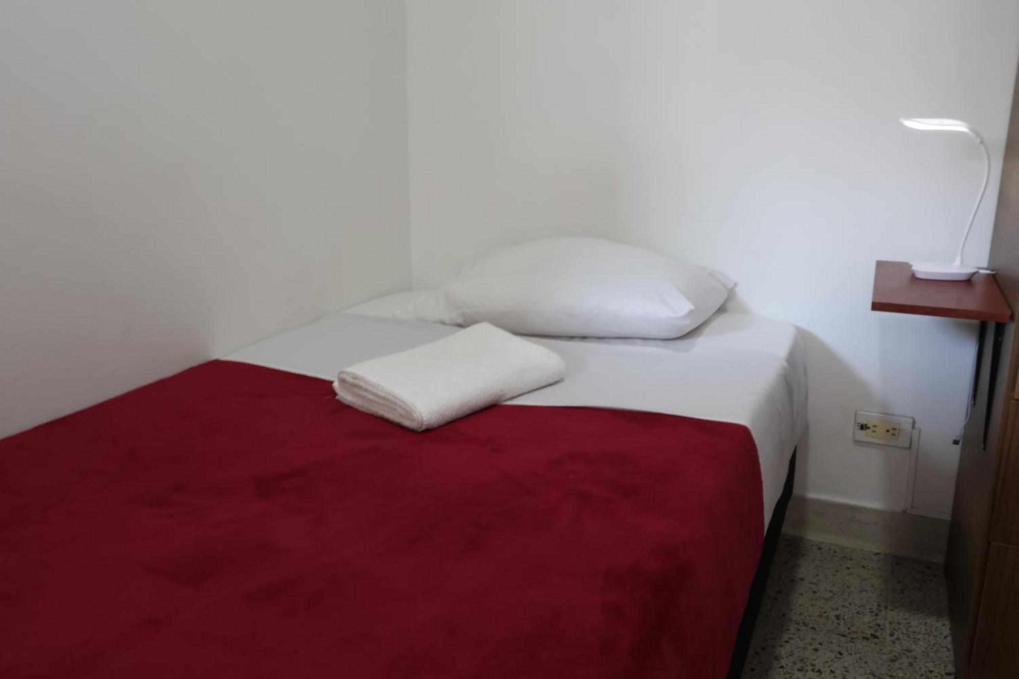 Living Poblado Manila 301 F Individual Homestay