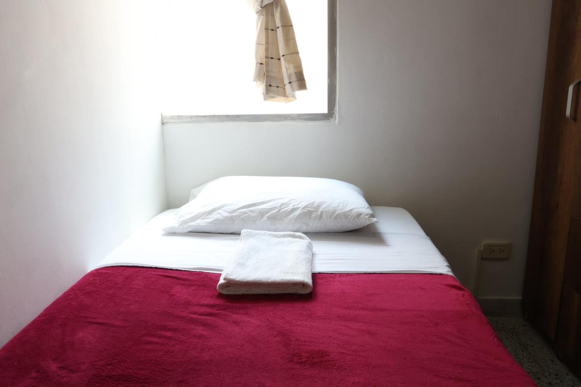 Homestay Living Poblado Manila 301 F Individual *