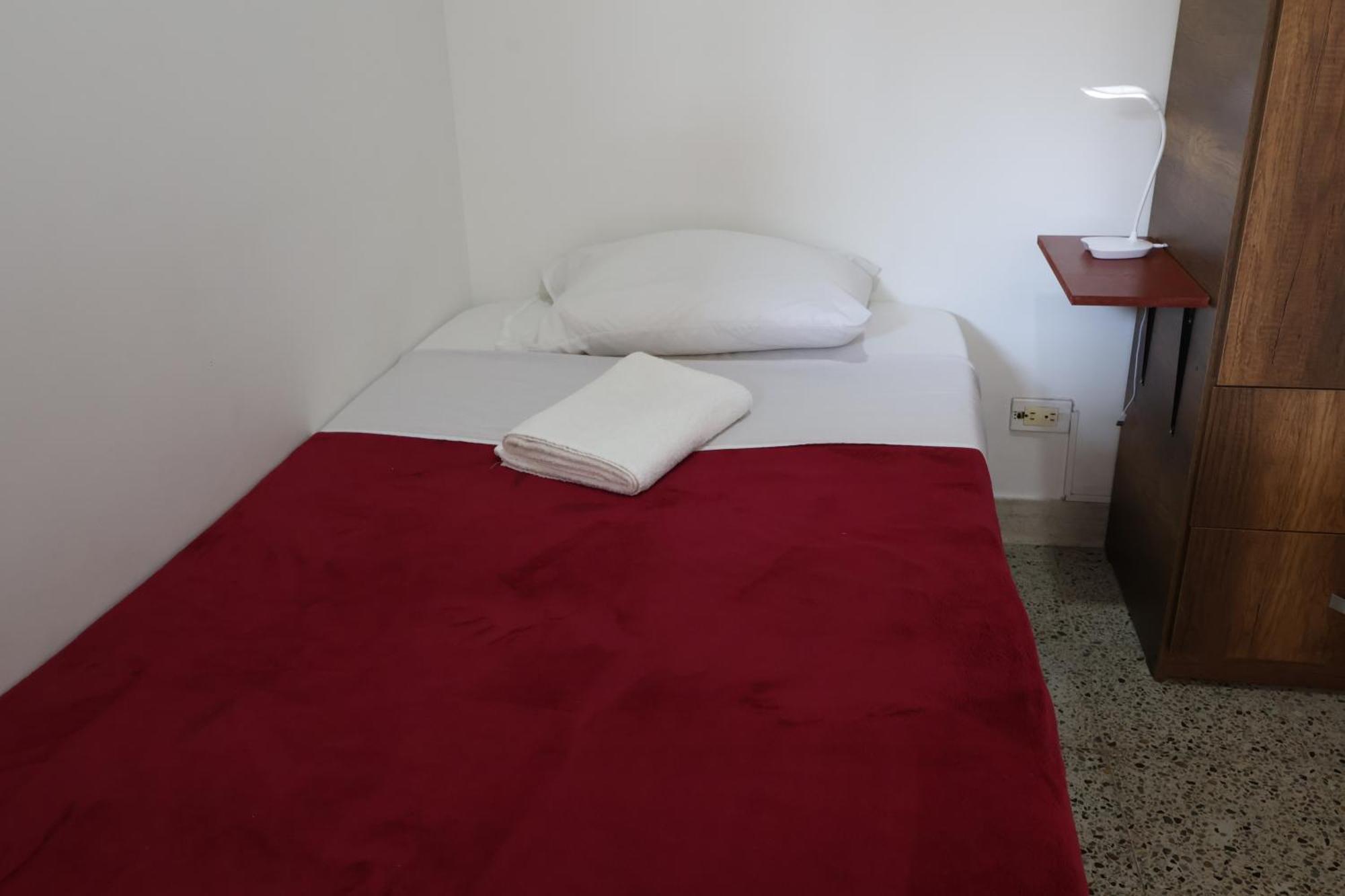 Homestay Living Poblado Manila 301 F Individual