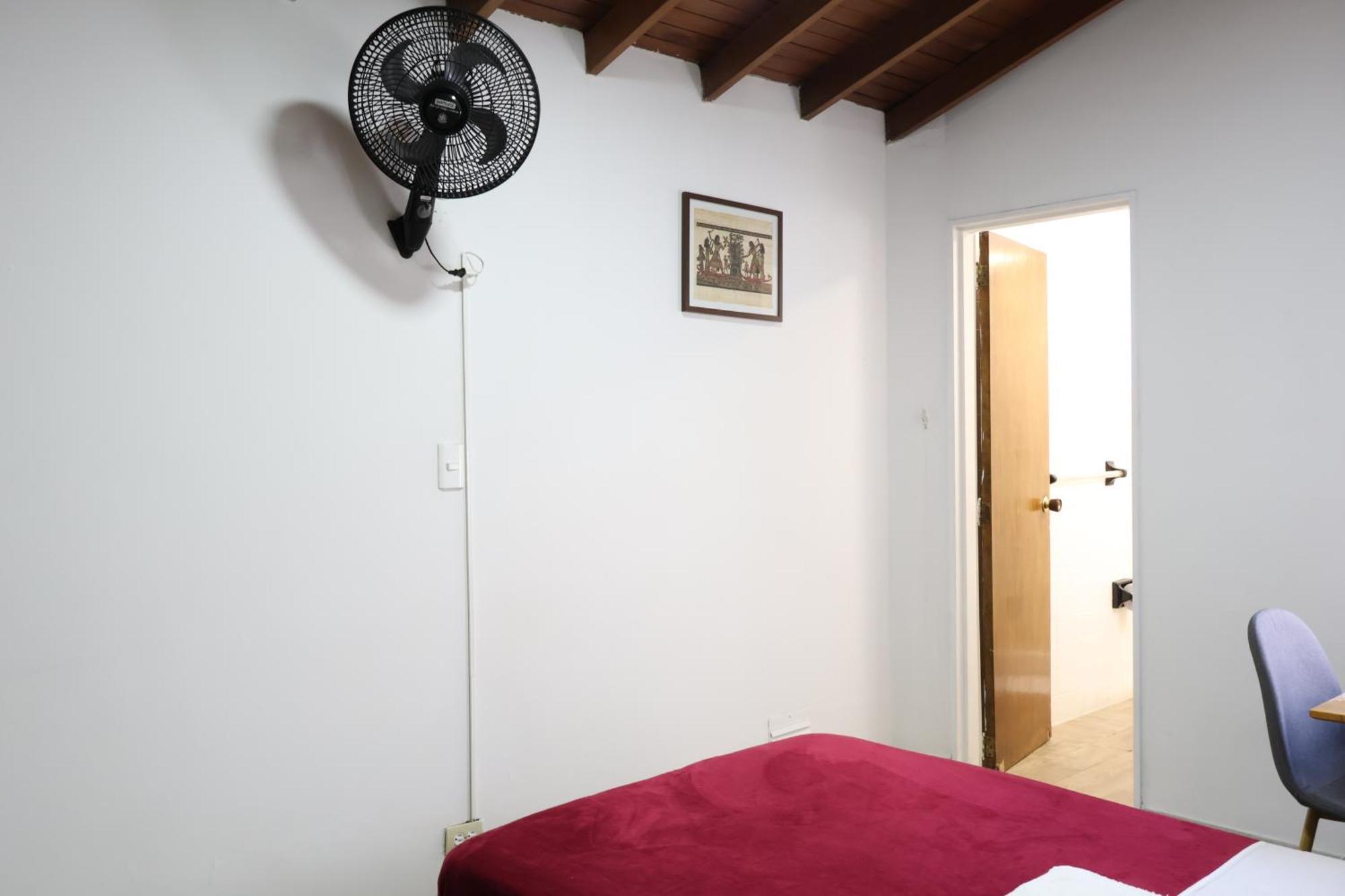 Living Poblado Manila 301 F Individual Homestay